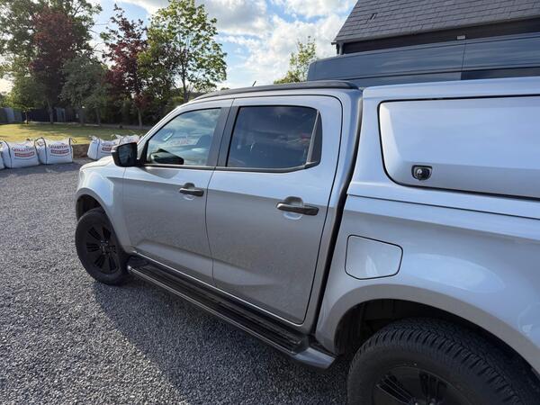 Isuzu D-Max 1.9 TD V-Cross Pickup Double Cab 4dr Diesel Auto 4WD Euro 6 (s/s) (164 ps)