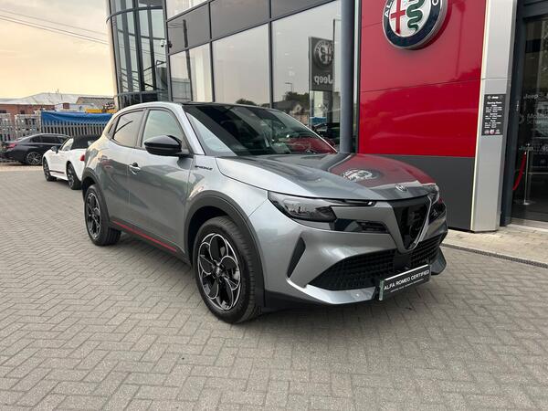 Alfa Romeo Junior 54kWh Elettrica Speciale Auto 5dr