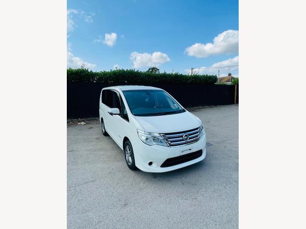 Nissan Serena 2014 hybrid petrol 5dr
