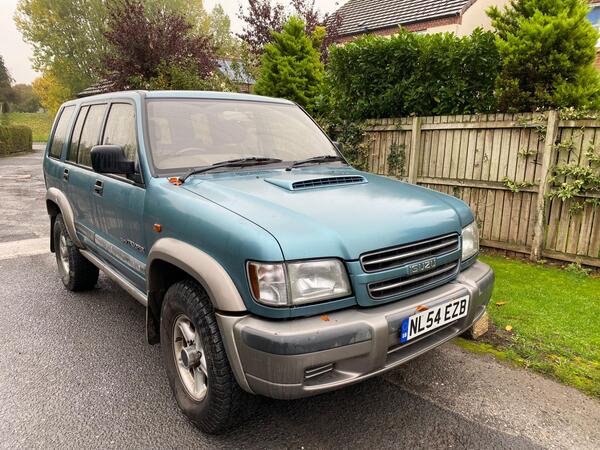 Isuzu Trooper 3.0 TD Duty 4x4 5dr