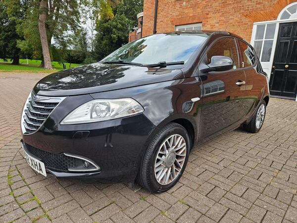 Chrysler Ypsilon 0.9 TwinAir Limited Euro 5 (s/s) 5dr