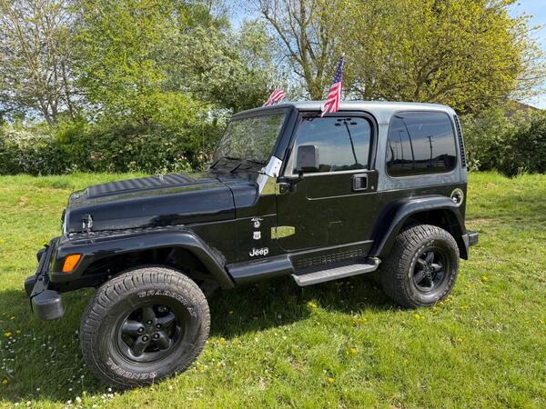 Jeep Wrangler 4.0 Renegade Soft top 3dr Petrol automatic 4x4 (323 g/km, 174 bhp)