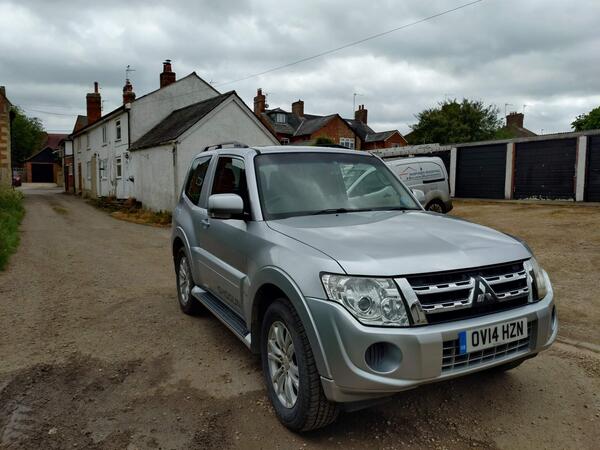 Mitsubishi Shogun 3.2 DI-DC SG2 Auto 4WD Euro 5 3dr SWB