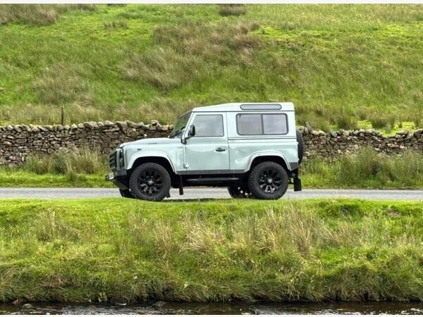 Land Rover Defender 90 2.2 TDCi XS Station Wagon Double Cab 3dr Diesel Manual 4WD SWB Euro 5 (122 ps)