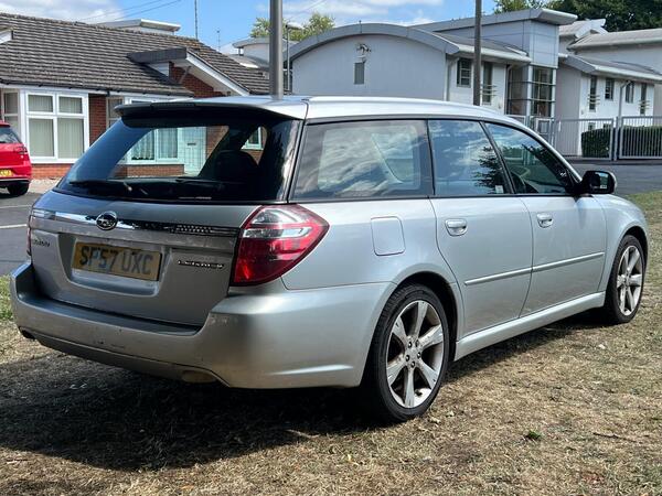 Subaru Legacy 2.0 RE Sport Tourer 5dr (leather)