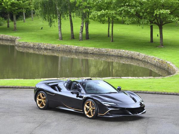Ferrari SF90 Spider 4.0T V8 7.9kWh F1 DCT 4WD Euro 6 (s/s) 2dr