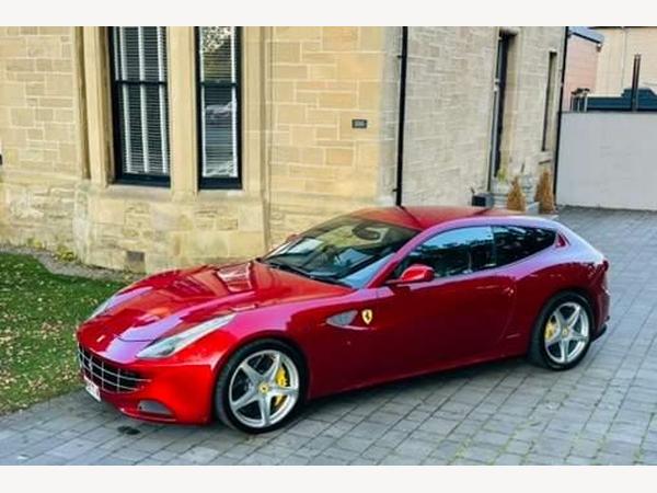 Ferrari FF 6.3 V12 Coupe F1 DCT 4WD (660 bhp)