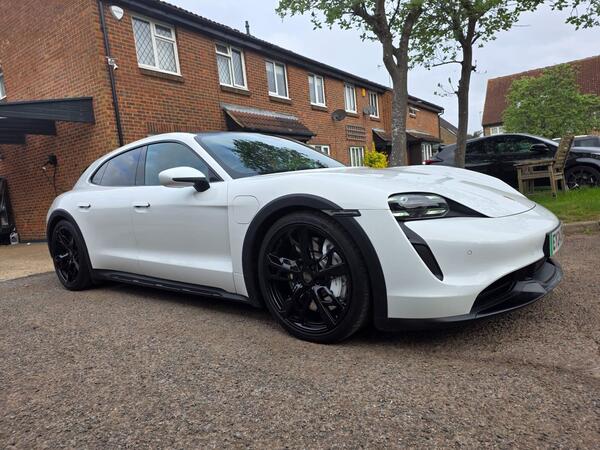 Porsche Taycan Performance Plus 93.4kWh Turbo Cross Turismo Auto 4WD 5dr (11kW Charger)