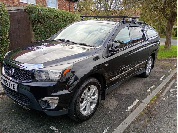 SsangYong Korando Sports 2.0D EX Pickup Double Cab 4dr Diesel Manual 4WD Euro 5 (155 ps)