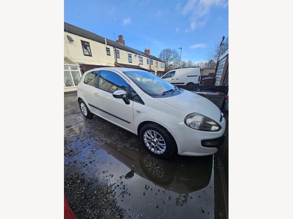Fiat Punto Evo 1.4 Dynamic Dualogic Euro 5 (s/s) 5dr