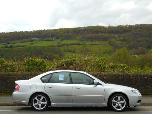 Subaru Legacy 3.0 R 4dr