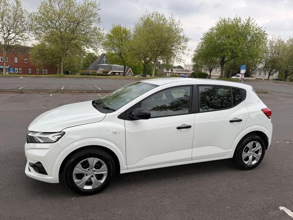 Dacia Sandero 1.0 SCe Essential Euro 6 (s/s) 5dr
