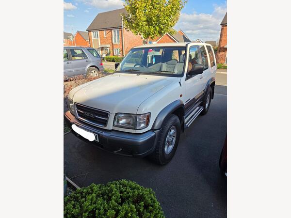 Isuzu Trooper 3.5 V6 SUV Bighorn 3dr Petrol Automatic 4x4 (358 g/km, 212 bhp)
