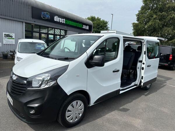 Vauxhall Vivaro 1.6 CDTi 2900 BiTurbo ecoTEC Combi Van 9 SEAT BUS 5dr Diesel Manual L2 H1 Euro 6 (9 Seat) (125 ps) LWB JUST 47K FSH (5 SERVICES) !!!! 1 OWNER FRESH S