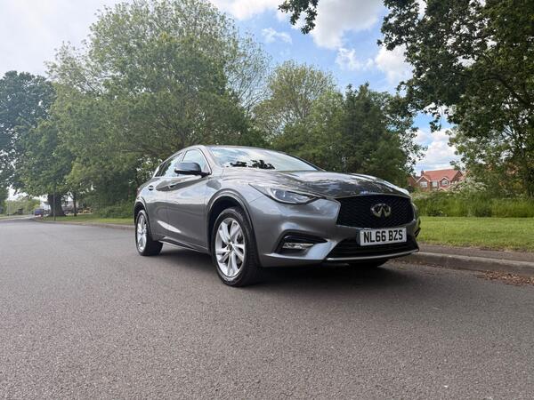 Infiniti Q30 1.6T Premium Euro 6 (s/s) 5dr