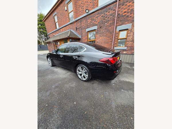 Infiniti Q70 2.2d Sport Auto Euro 6 (s/s) 4dr