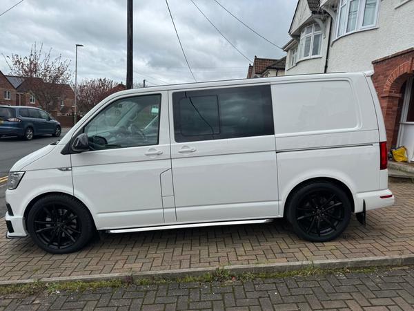 Volkswagen Transporter Sportline 2.0 BiTDI T32 BlueMotion Tech Sportline Crew Van 5dr Diesel DSG Euro 6 (s/s) (204 ps)