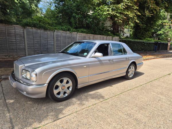 Bentley Arnage 6.8 R Saloon 4 door Auto ( 450 bhp)
