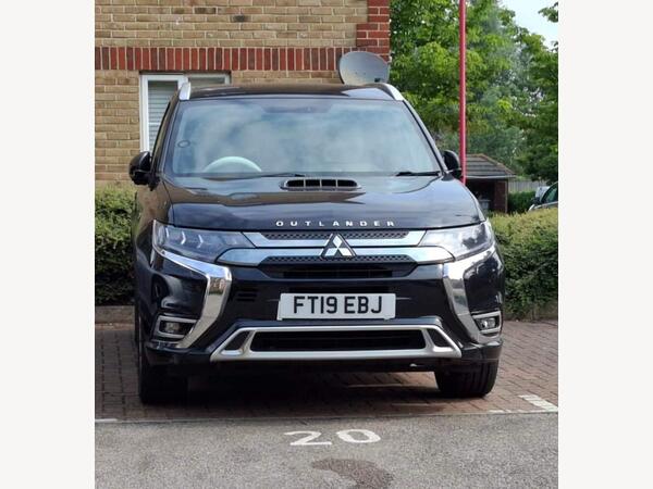 Mitsubishi Outlander 2.4h TwinMotor 13.8kWh 4h CVT 4WD Euro 6 (s/s) 5dr