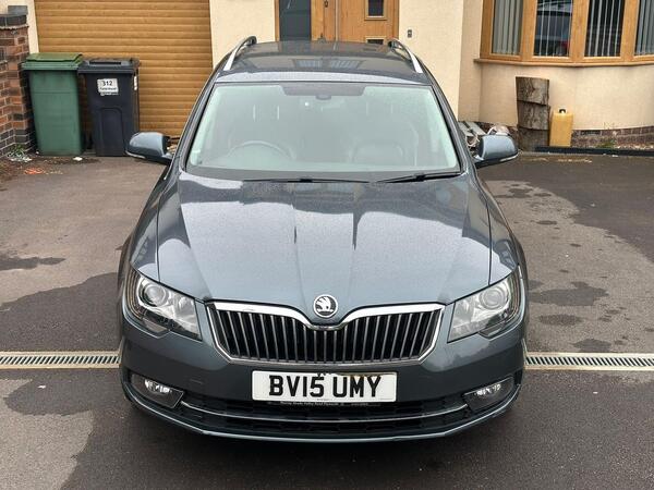 Skoda Superb 2.0 TDI Elegance DSG Euro 5 (s/s) 5dr