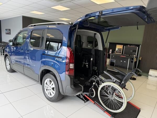 Peugeot Rifter 2020 AUTOMATIC DIESEL WHEELCHAIR ADAPTED MPV WITH JUST 16,994 MILES! 5dr