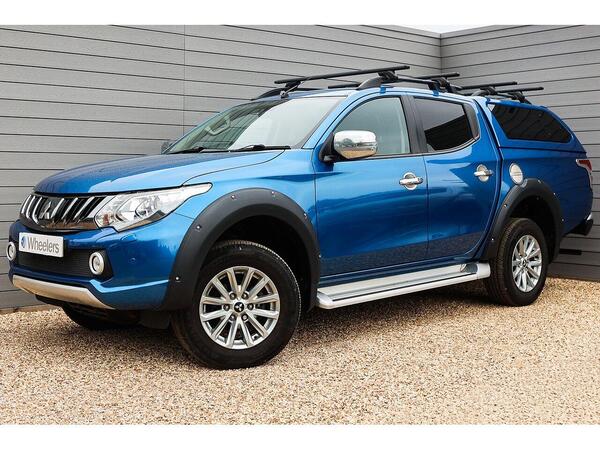 Mitsubishi L200 2.4 DI-D DC Barbarian Pickup Double Cab 4dr Diesel Manual 4WD Euro 6 (178 ps)