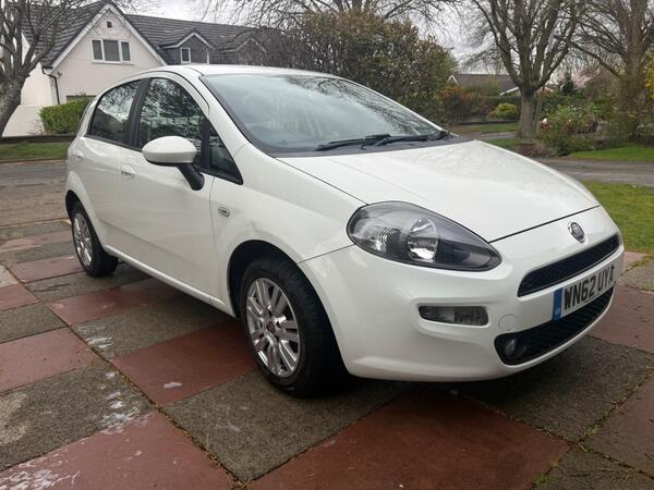 Fiat Punto 1.2 Easy Manual Euro 5 5dr
