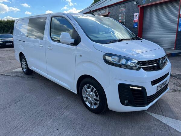 Vauxhall Vivaro 2.0 Turbo D 3100 Sportive Crew Van Double Cab 5dr Diesel Manual L2 H1 Euro 6 (s/s) (120 ps)