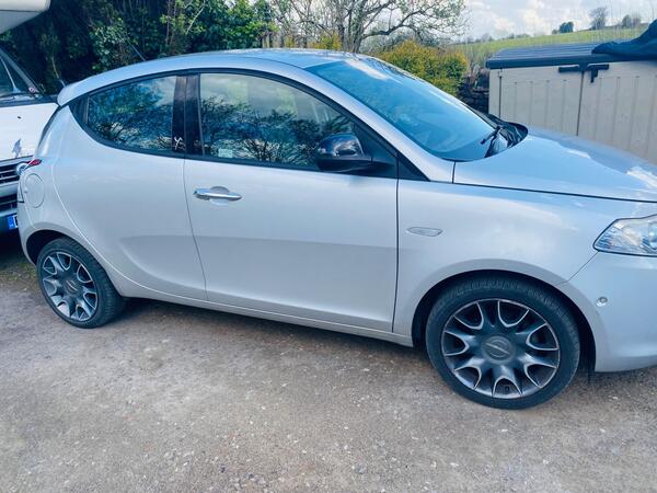 Chrysler Ypsilon 0.9 TwinAir Limited Euro 5 (s/s) 5dr