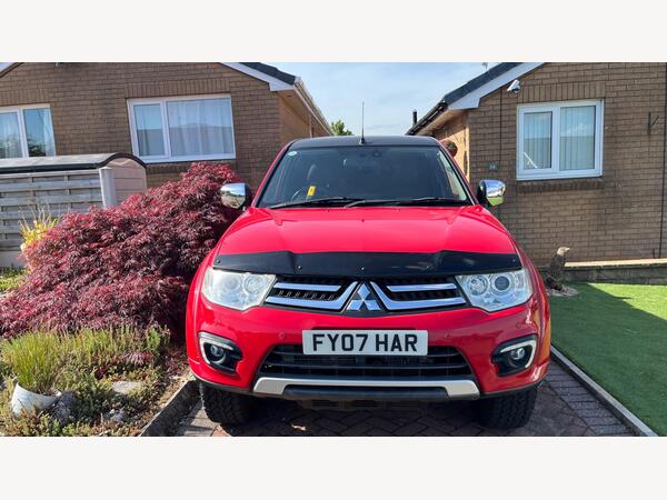 Mitsubishi L200 2.5 DI-D Barbarian Black Pickup Double Cab 4dr Diesel Auto 4WD Euro 5 (LB) (175 ps)