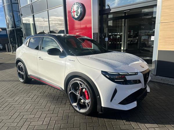Alfa Romeo Junior 54kWh Elettrica Veloce Auto 5dr