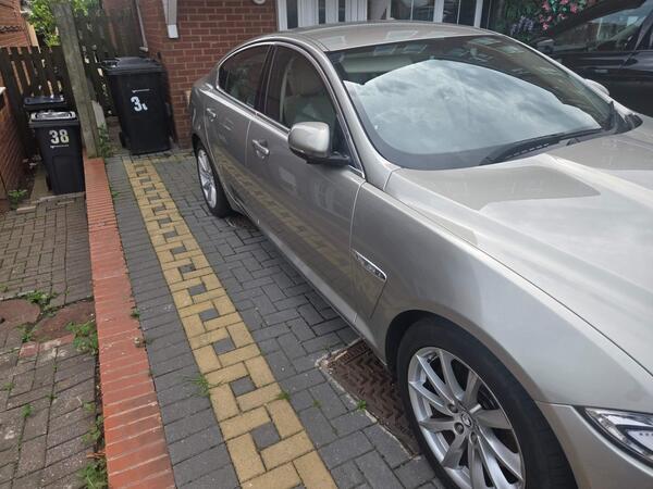 Jaguar XF 3.0d V6 Premium Luxury Auto Euro 5 4dr