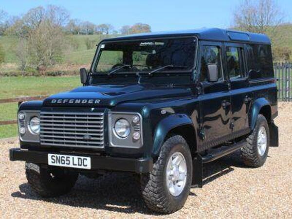 Land Rover Defender 110 2.2 TDCi XS Utility Wagon 4WD MWB Euro 5 5dr