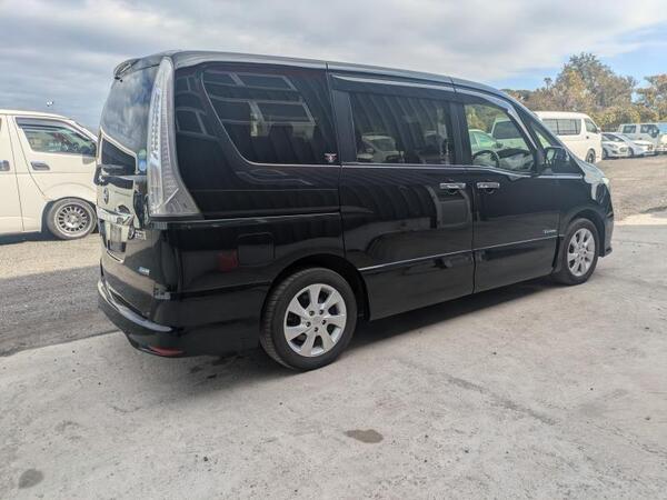 Nissan Serena Nissan Serena S-Hybrid 2014/ 64