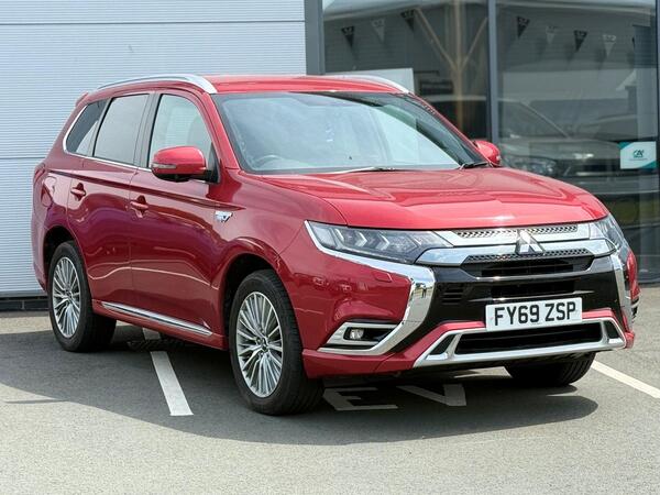 Mitsubishi Outlander 2.4h TwinMotor 13.8kWh 4h CVT 4WD Euro 6 (s/s) 5dr