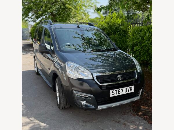 Peugeot Partner Tepee 1.2 PureTech Outdoor Euro 6 (s/s) 5dr