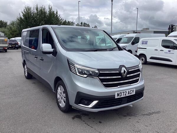 Renault Trafic 2.0 dCi Blue 30 Sport Crew Van Double Cab 6dr Diesel Manual LWB Euro 6 (s/s) (150 ps)