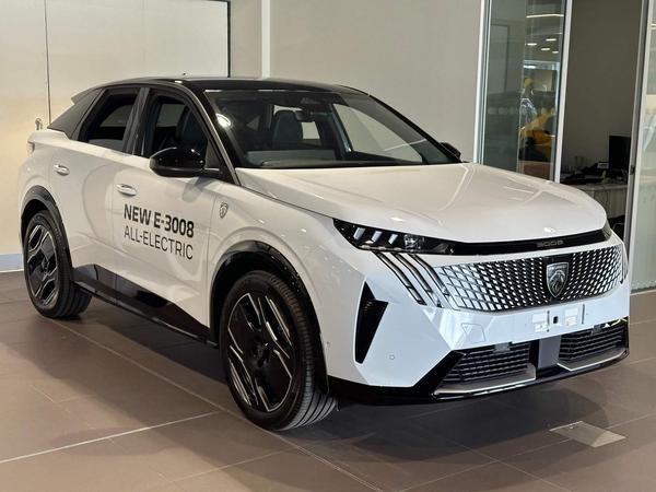 Peugeot E-3008 73kWh GT Auto 5dr