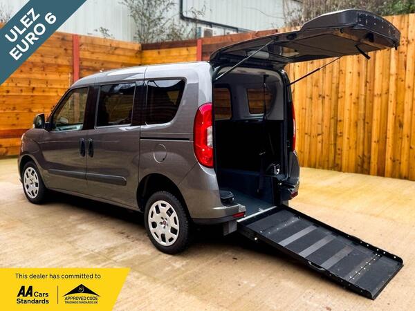 Fiat Doblo 3 Seat Petrol Wheelchair Accessible Disabled Access Vehicle WAV 1.4