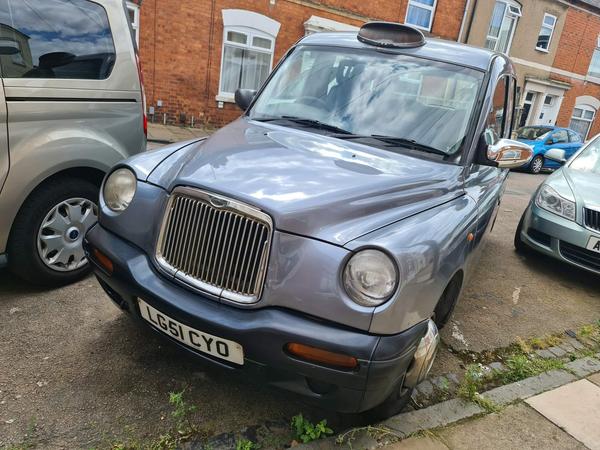London Taxis International TXI London taxi LTI TX1 NISSAN Engine diesel auto 25ft turning circle 6 seats wheel chair friendly wheel chair ramps step owned from 02/2018 mot..02/2025