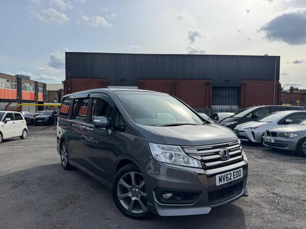 Honda Stepwagon 2 litre petrol 8 seater 5dr