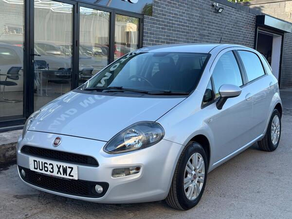 Fiat Punto 1.4 Easy Manual Euro 5 (s/s) 5dr