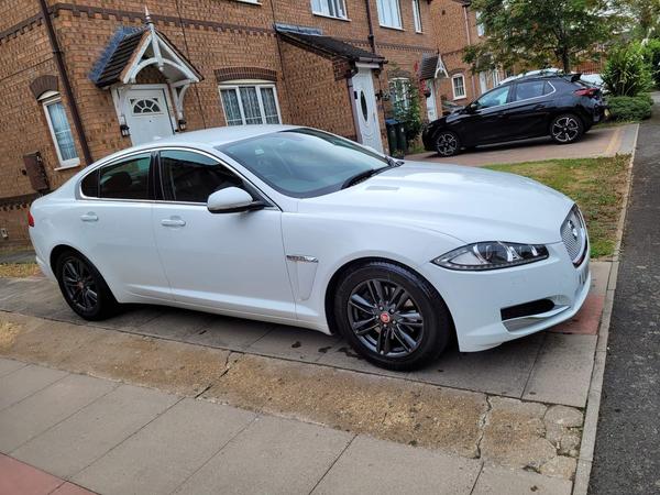 Jaguar XF 2.2d Luxury Auto Euro 5 (s/s) 4dr