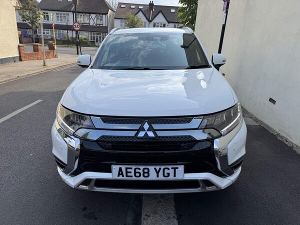 Mitsubishi Outlander 2.4h TwinMotor 13.8kWh 4hs CVT 4WD Euro 6 (s/s) 5dr