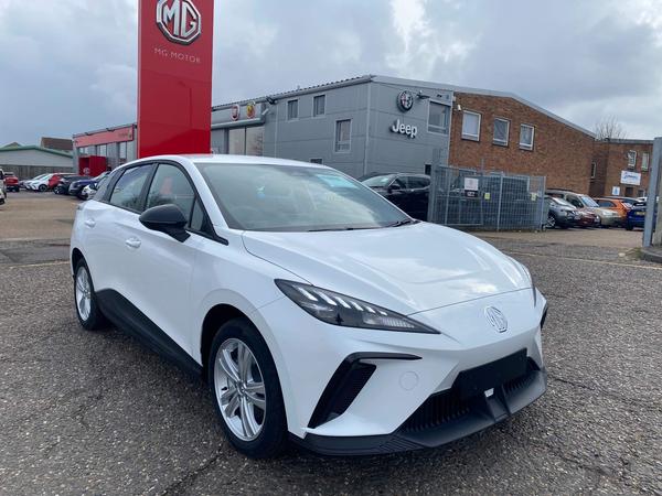 MG MG4 64kWh SE Auto 5dr
