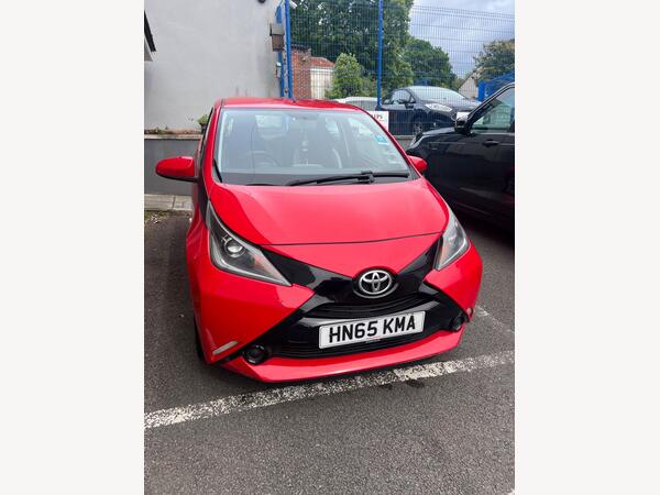 Toyota AYGO 1.0 VVT-i x-play Euro 5 5dr Euro 5