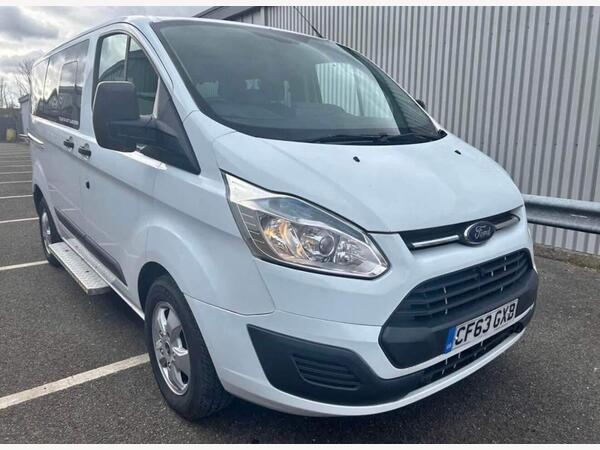 Ford Tourneo Custom 2.2 300 TDCi Minibus Double Cab 5dr Diesel Manual L1 Euro 5 (s/s) (100 ps)