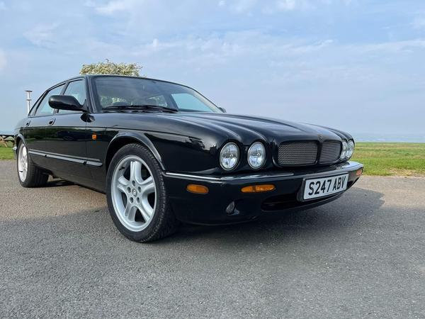 Jaguar XJR 4.0 V8 4dr