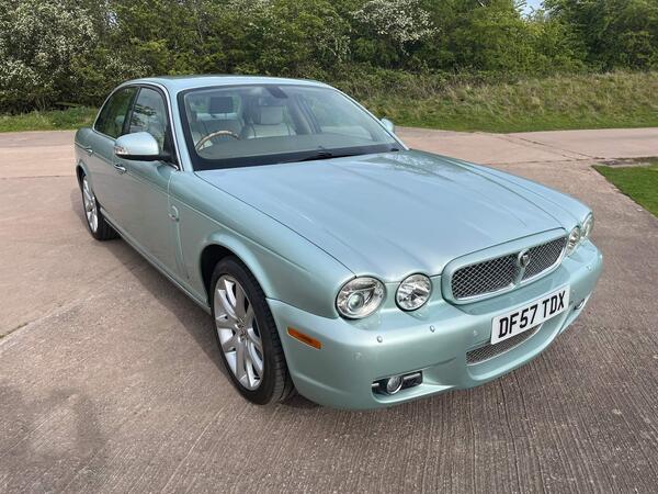 Jaguar XJ 2.7 TD Sovereign 4dr