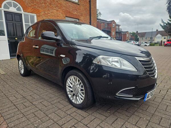 Chrysler Ypsilon 1.2 SE Euro 5 (s/s) 5dr